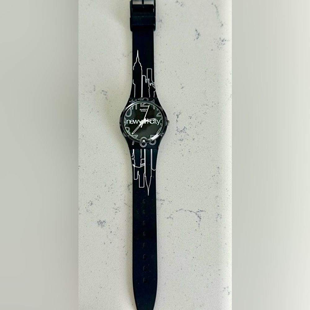 Swatch Watch New York “Lines in the Sky” Skyline. No Scratches!! In box
